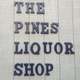 Pines Liquor Shopの写真