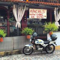 Apaches Martini Bar and B...